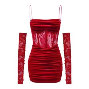 欲见*圣诞服装红丝绒连衣裙高级感性感蕾丝拼接掐腰显瘦女包臀裙