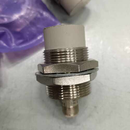 议价欧姆龙 接近开关，型号E2E-X18ME2-M1-Z  数量