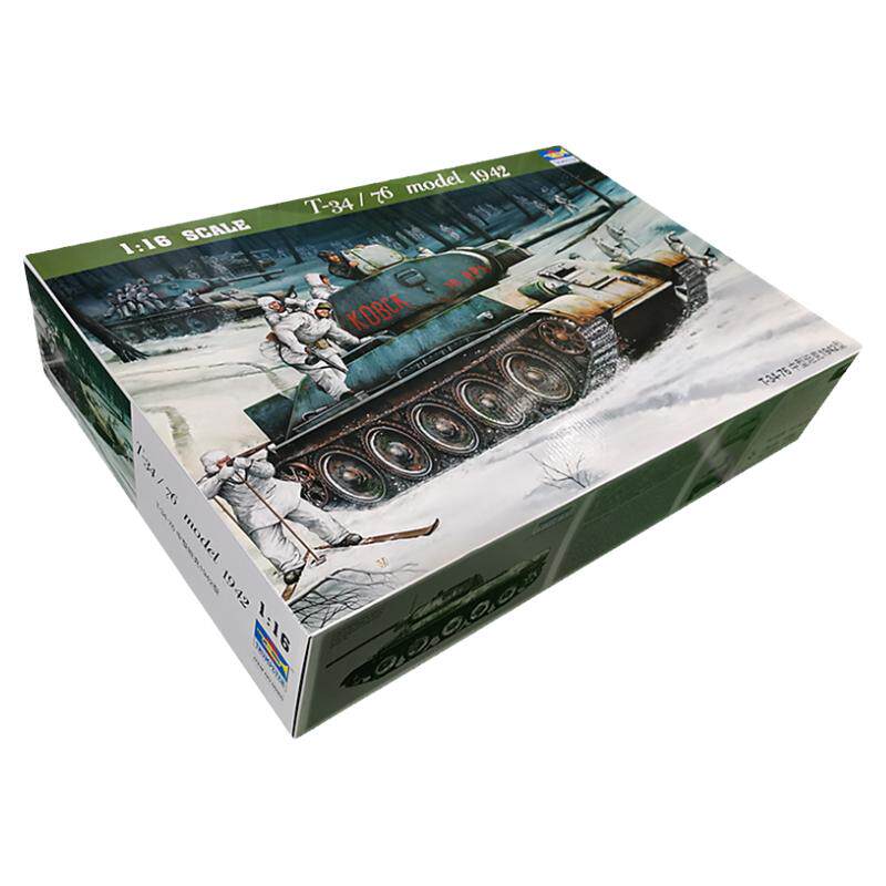 小号手T-34/76坦克拼装模型
