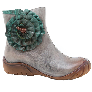 高级感平底花朵烟筒靴新款春秋真皮短筒女鞋复古小香风女式短靴子