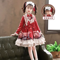 Красный лонгслив, аксессуар для волос