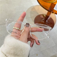 Прозрачный [есть объектив]