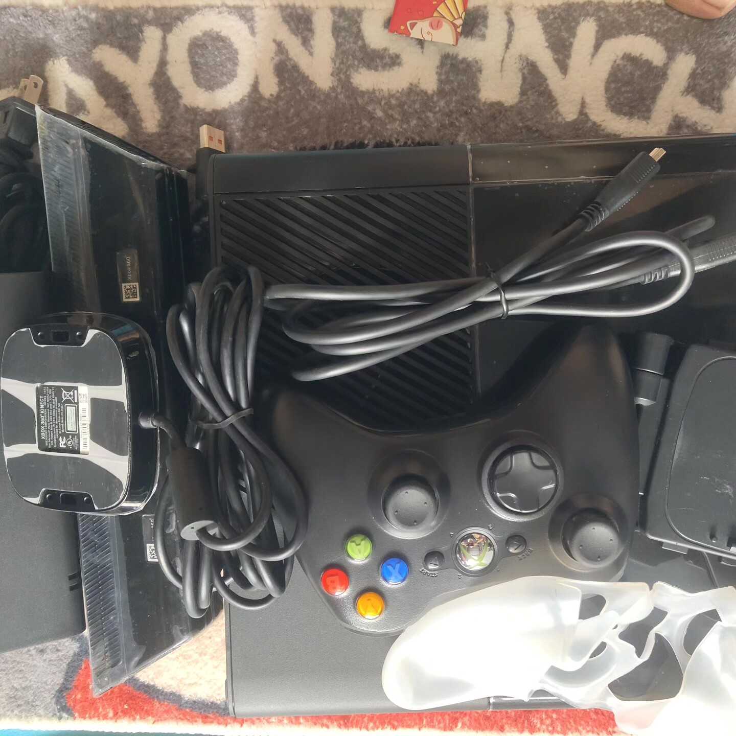 询价XBOX360E游戏机，2.0 1T硬盘560个游戏，单手柄议价图片