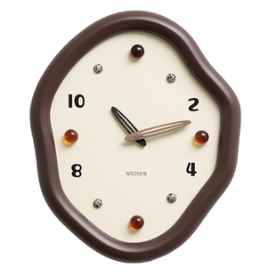 WOZOOM屋准免打孔2025新款中古风挂钟客厅家用高级感钟表轻奢挂墙