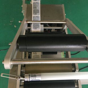 半自动贴标机 定位半自动贴标签机 灯管贴标签机 圆瓶贴标机