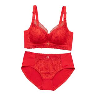 大红色本命年内衣女小胸罩聚拢无钢圈收副乳防下垂厚薄款文胸套装