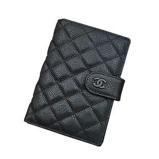 鱼子酱护照夹保护套钱包一体卡包女士2025新款收纳包真皮小巧香奶