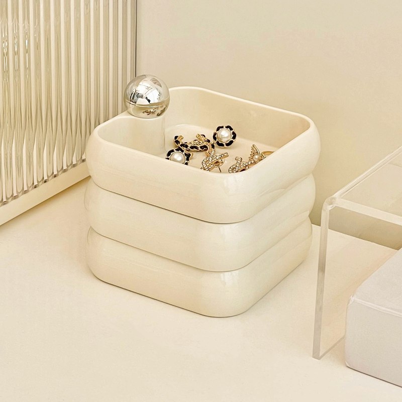 轻奢首饰收纳盒高档精致收纳盒耳钉旋转梳妆台奶油收纳发夹风小型