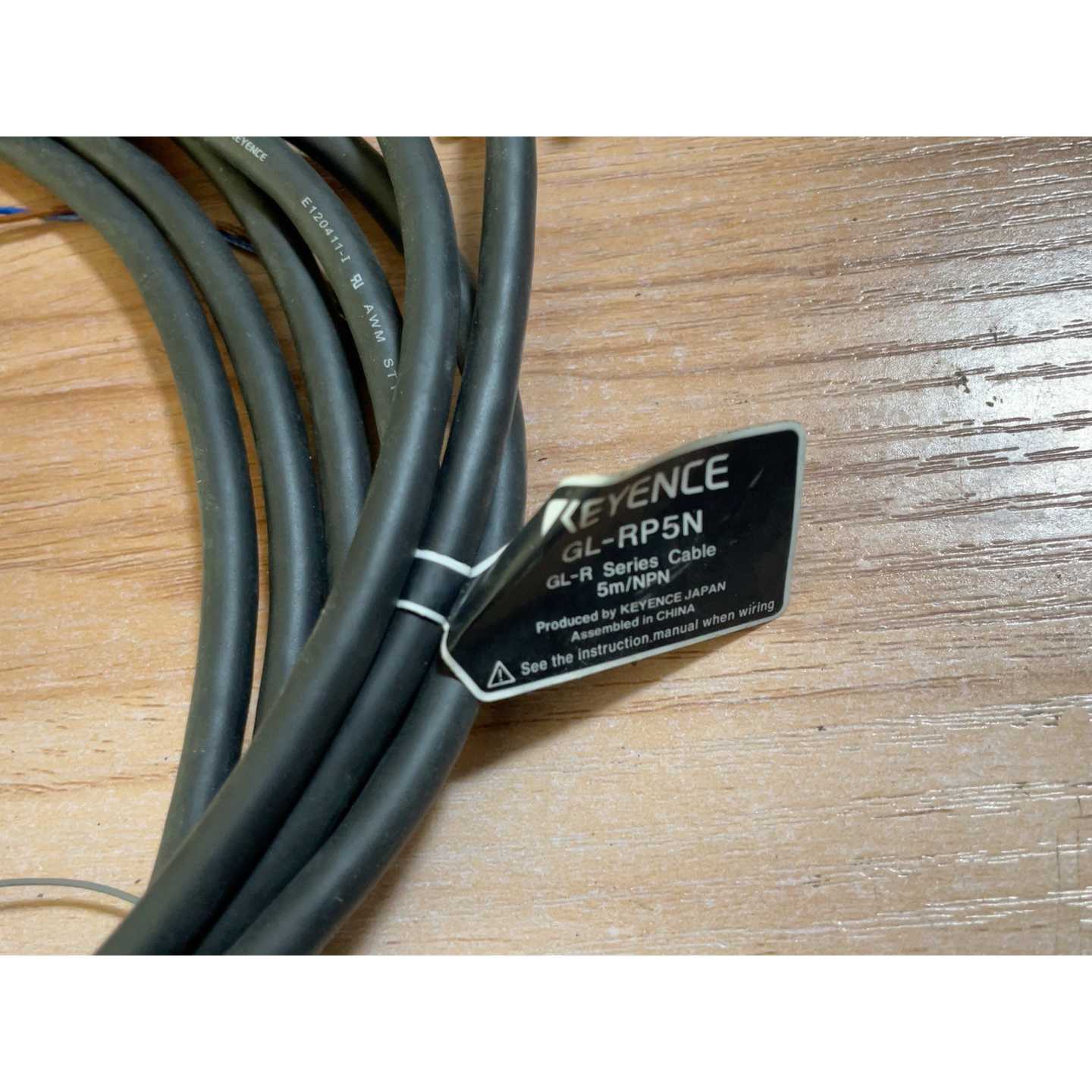议价-基恩士安全光栅线缆GL-RP5N,未使用,线被剪掉一点,