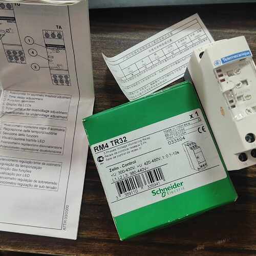 议价施耐德RM4 TR32电压监测继电器，全新原装，带原厂包装。维修
