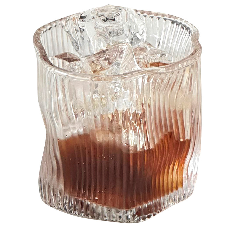 高级感不规则设计竖纹雨雾玻璃杯