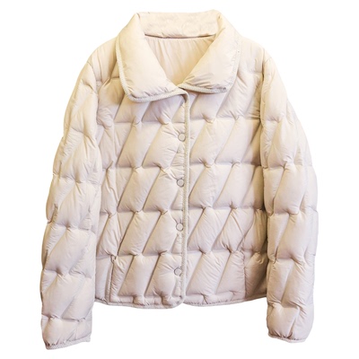 轻盈不臃肿长袖外套女羽绒服