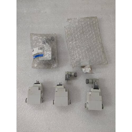 在线议价SMC 原装电磁阀 VQ21A1-5YZ-C8，库存新货成色