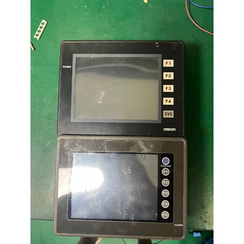议价富士各一台触摸屏UG220HLC4NT5ZST1适用