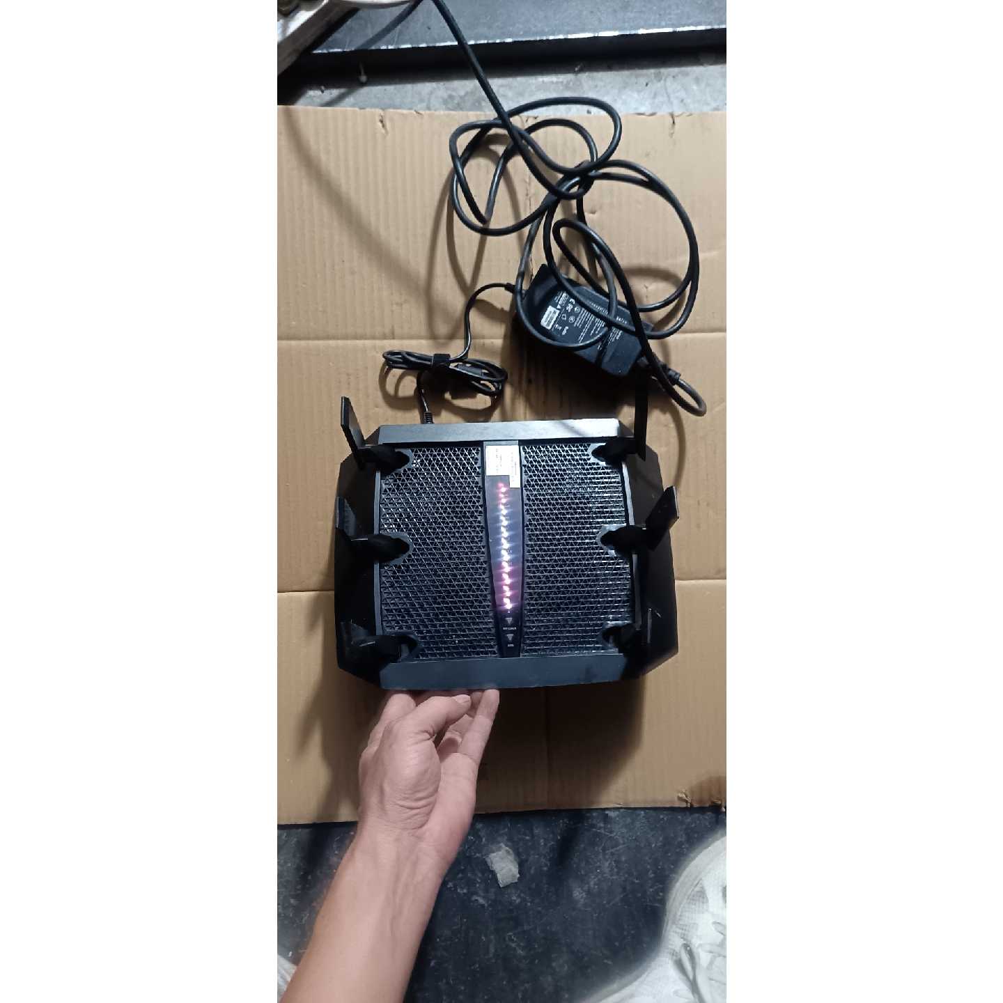 【议价-可维修】NETAR夜鹰X6路由器R8000,AC3200三频千兆 /二手