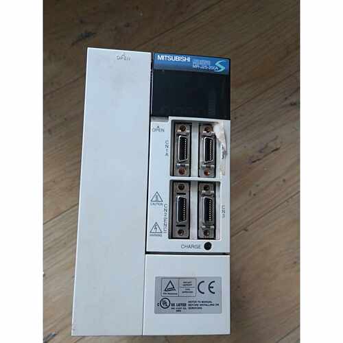 议价原装拆机驱动器MRJ2S200A2KW图为维修
