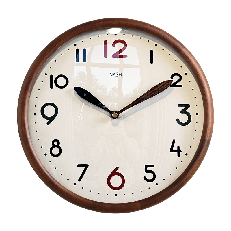 复古实木奶油风挂钟客厅2025新款创意简约中古风时钟表挂墙高级感