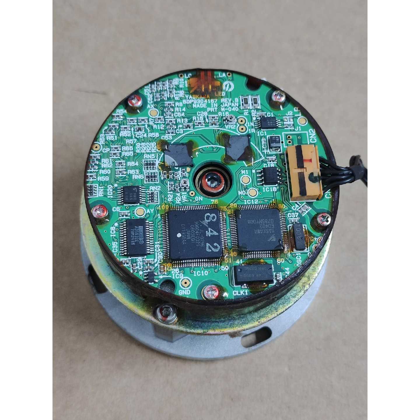询价安川编码器UTSAH-B17BBF，注意：轴承旋转卡顿，其他
