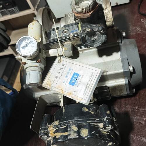 溢价-YIV压力控制器，型号TS-200-700C，品，外观成