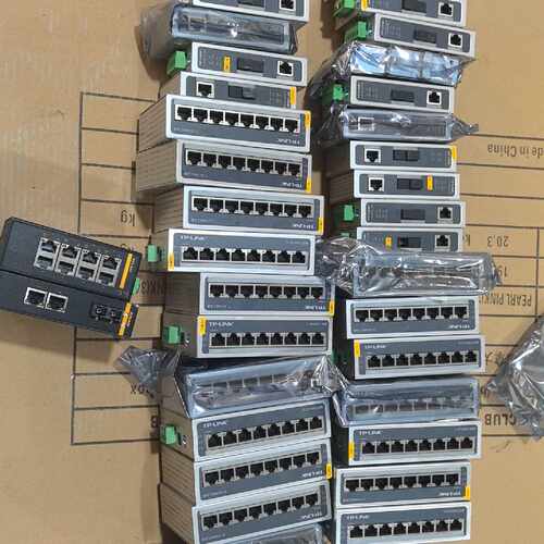 TPLINK 交换机 ，打36个，50块一个不还价，不—议价