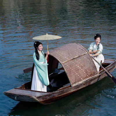 仿古乌篷船户外实木木船下水观光餐饮装饰景观摄影道具单蓬渔船