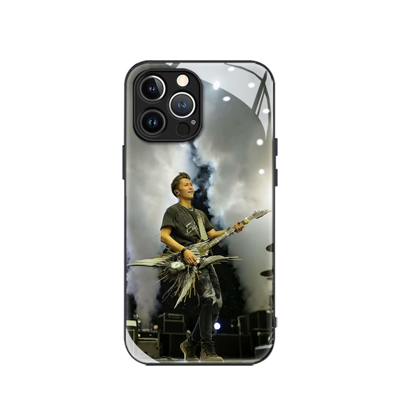 谢霆锋演唱会适用苹果16promax手机壳潮男明星iPhone17创意周边15pro华为防摔13情侣同款14钢化玻璃壳女