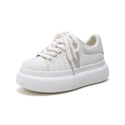 达芙妮2025冬季新款厚底小白鞋女