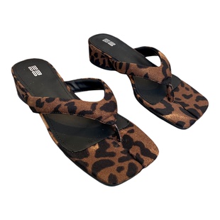 2026夏款女款鞋子豹纹人字拖凉鞋海边度假拖鞋女鞋外穿凉拖分趾鞋