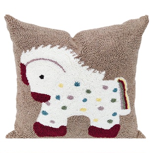 目野「红鬃岁安」法式马年抱枕高级红色新年氛围靠枕沙发客厅靠垫