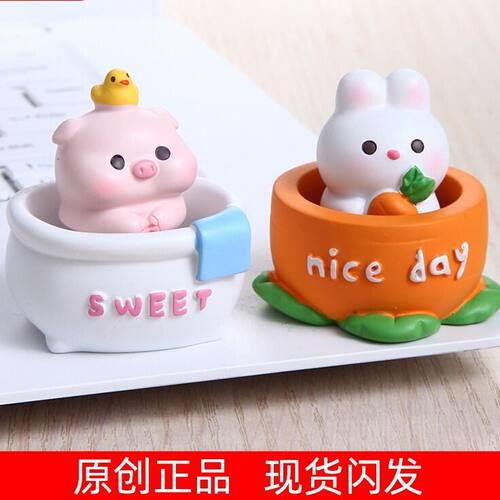 小猪摇头桌面摆件汽车办公桌解压治愈系可爱创意生日礼物