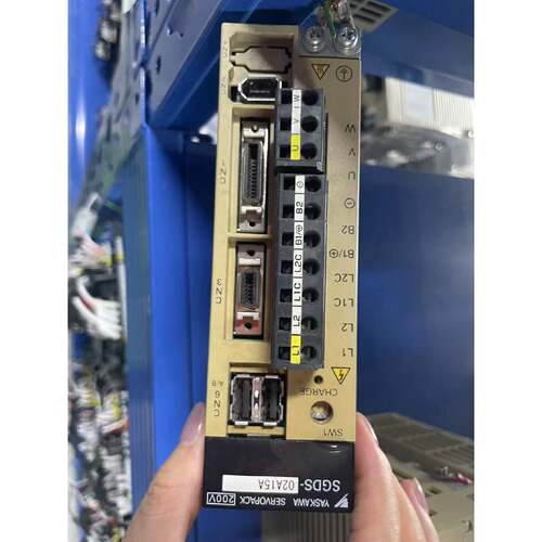 安川伺服驱动器SGDS-02A15A，原装制造。输入电压议价