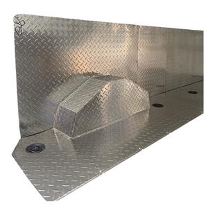 大通V80不锈钢地板改装汽车铝内饰全包围脚垫专用货车车厢内饰板