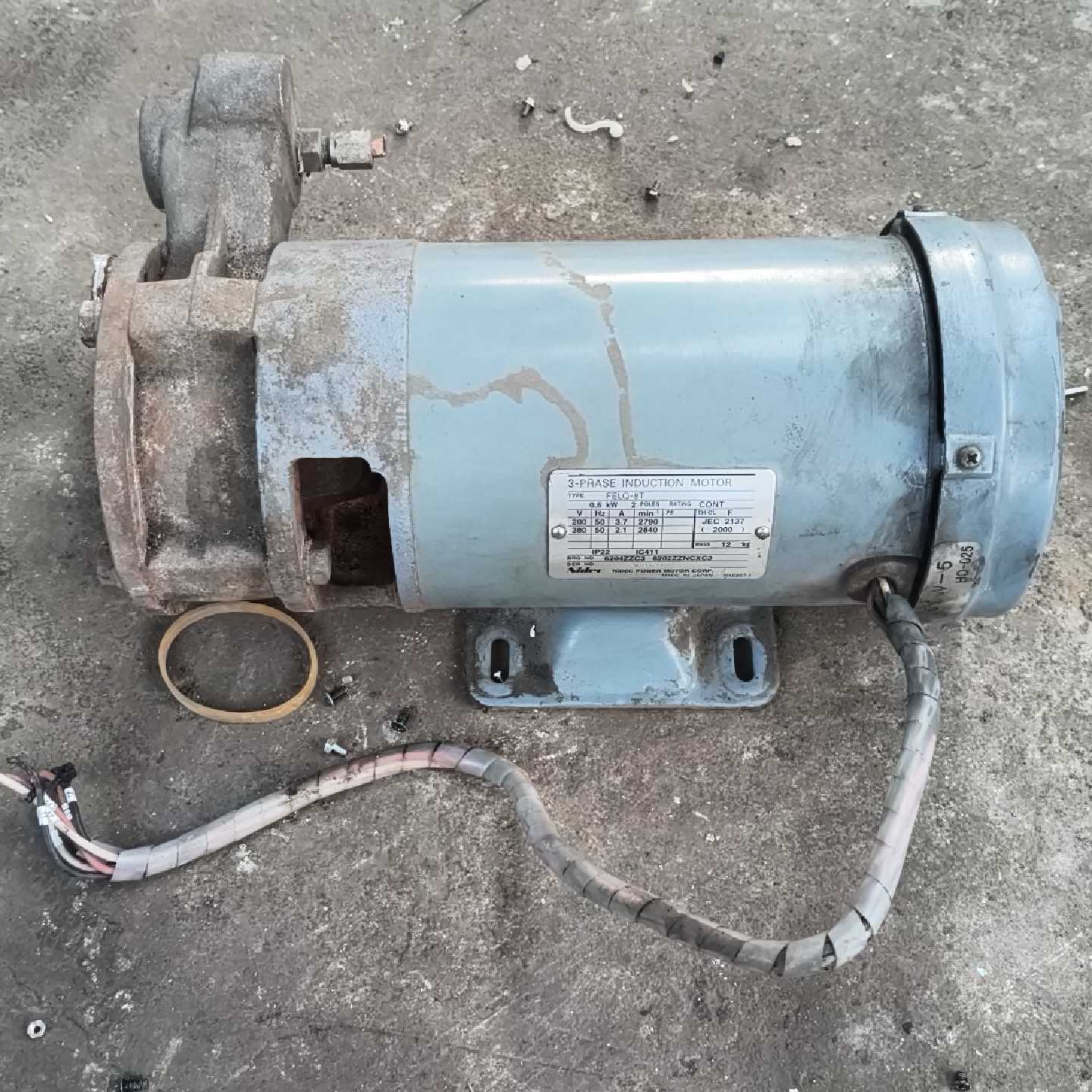 松井模温机水泵NIDEC，FELQ-8T电动机0.6KW，拆图片
