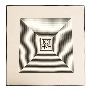 TOTEME 25秋冬新款女士条纹印花正面 Logo 丝巾银泰百货 301574