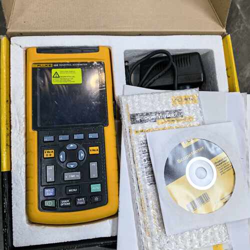 溢价-FLUKE 125工业手持示波器，，几乎，配件齐