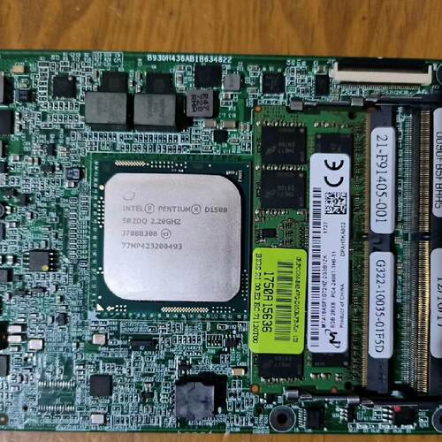 议价工控主控板一张，CPU D1508 SR2DQ，带8G内适用