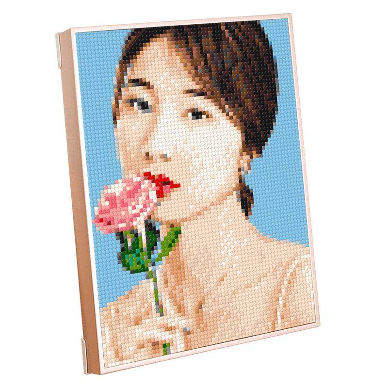 5200颗钉子组成一幅画纪念相框