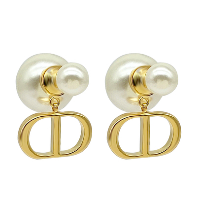 玲秀轻奢珍珠小香风字母耳环