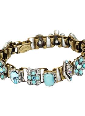 浅蓝色雕刻图案水晶绿松石手链