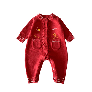 满月宝宝过年衣服冬季婴儿连体衣红色加绒爬爬服小月龄冬装外出服