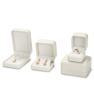 高级结婚求婚戒指盒创意PU皮珠宝首饰收纳耳环项链手链对戒盒定制