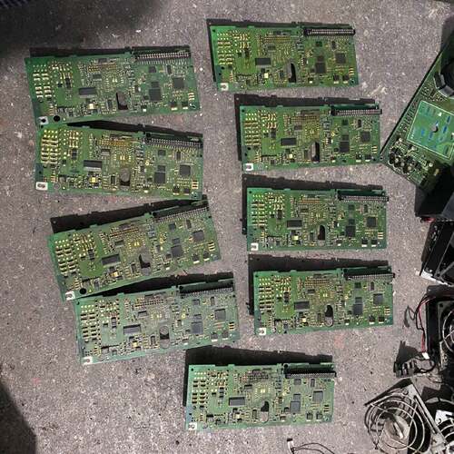 议 价VLT变频器301主板型号130B7002装工业自动可 维修