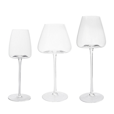 水晶玻璃材质，人工吹制高脚杯