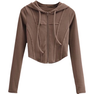 早春新款女辣妹鱼骨设计贴条连帽拉链卫衣开衫高街炸街短款外套女