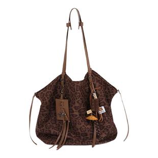 2025秋冬新款复古豹纹托特大包大容量单肩包小众设计高级感手提包