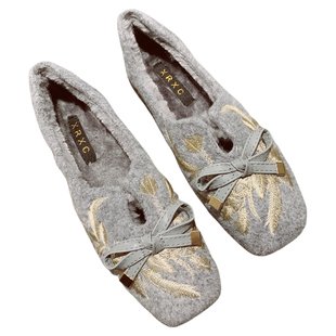 刺绣花朵呢子布复古方头软底豆豆鞋女2025年新款一脚套加绒毛毛鞋