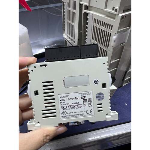 在线议价三菱PLC扩展模块 FX3U-4AD-ADP数量多 成色如图