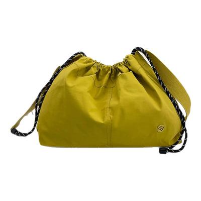 小众新款女大容量超薄日系斜挎包