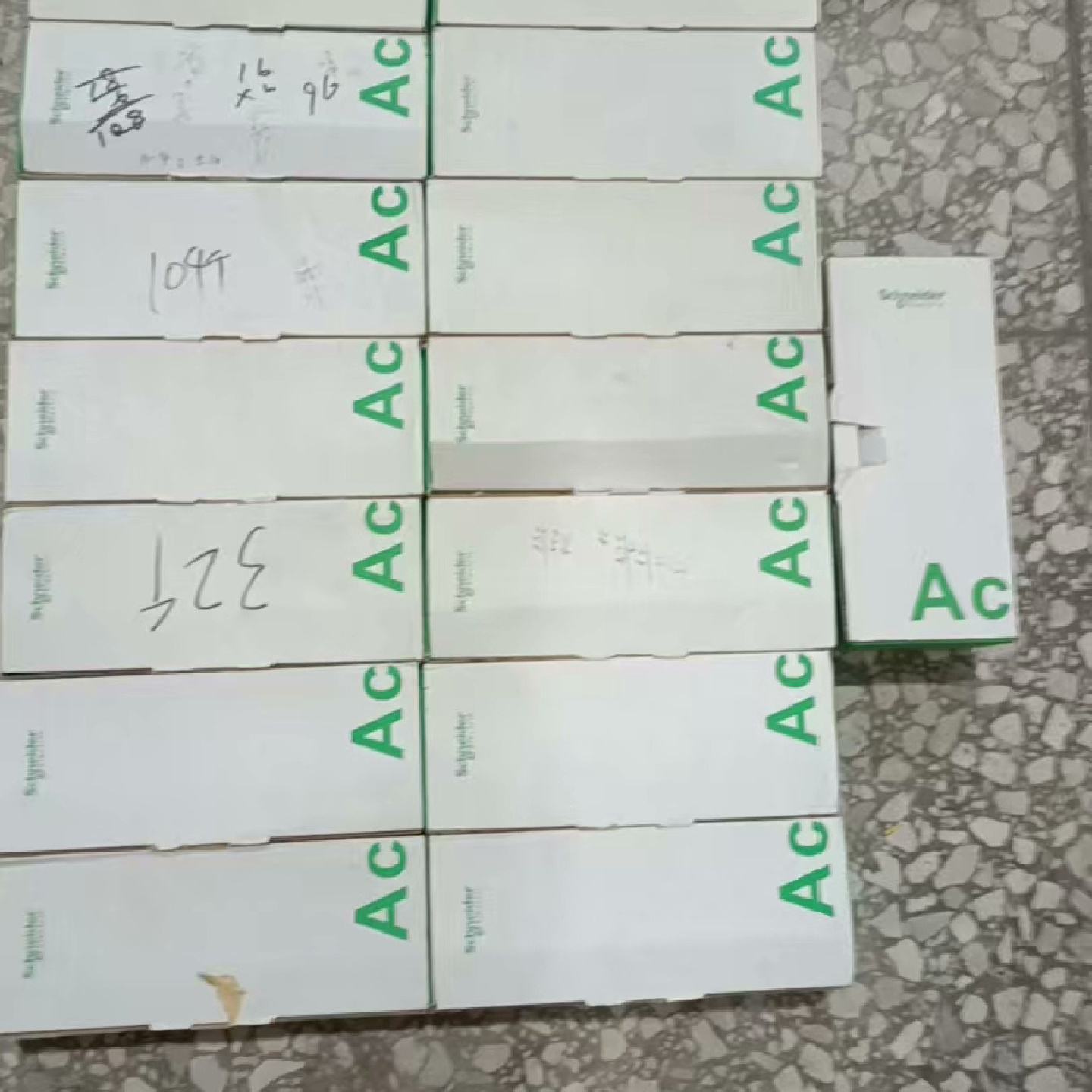 议价施耐德空气开关，型号A9N22429    C65N-DC，维修