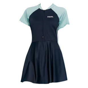 大码胖mm运动连体泳衣女款显瘦遮肉微胖学生带胸垫度假泡温泉泳装